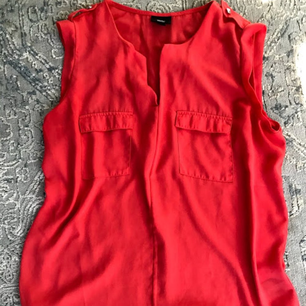 Sleeveless Blouse